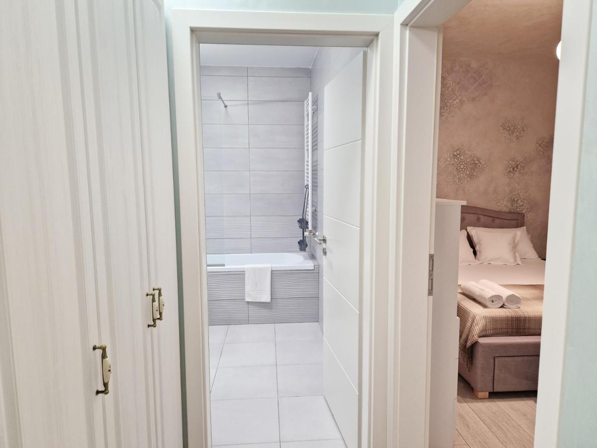 Mirvana Apartments Legacy Residence Timişoara Buitenkant foto