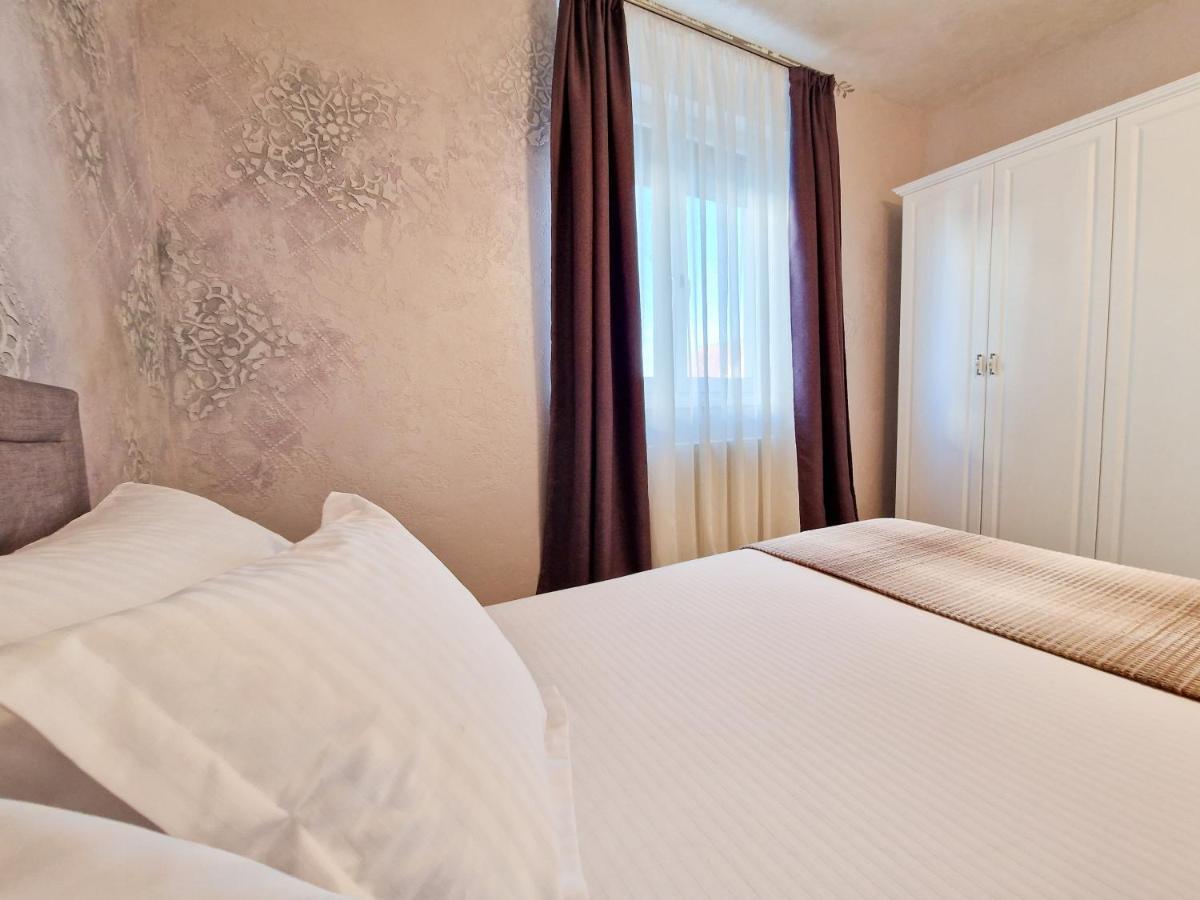 Mirvana Apartments Legacy Residence Timişoara Buitenkant foto